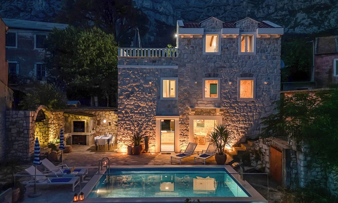 Tucepi Casa | NUEVO! Casa de piedra con piscina, hermosa terraza con vistas al mar con dos dormitorios