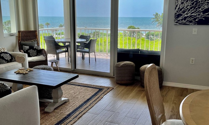 Park Shore Condominio | New! Stunning Expansive Gulf+Bay Sunset Views,LargeDeck, 2 Living Rms & 2 Bedrms
