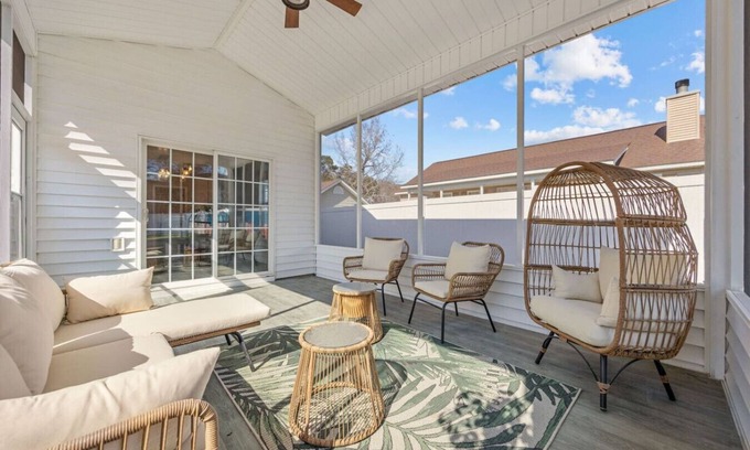 Myrtle Beach Casa | NEW! Stylish 4 BR Home w/ Pool & Spa -Pet Friendly