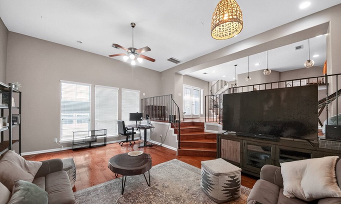 Shady Acres Casa | NEW! Stylish Houston Heights House