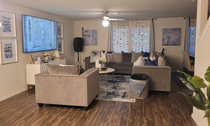 Missouri City Casa | New Stylish Mother-In-Law Suite With Full Bath 💫