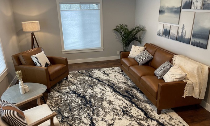 Sugar House Casa | NEW Sugarhouse Remodeled Home w/ Hot Tub LOCATION!