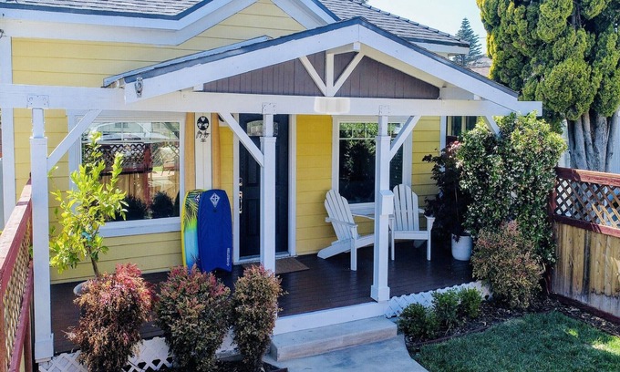 Ventura Casa | NEW Surfrider Bungalow - walk to downtown and the beach!