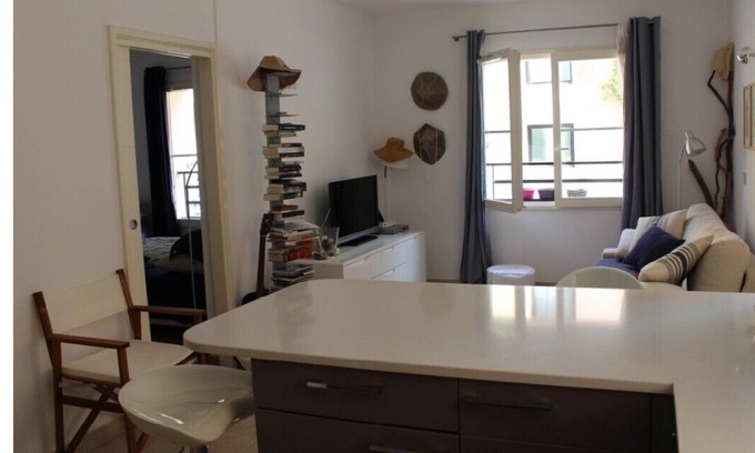 Porquerolles Apartamento | Nuevo T2 con aire acondicionado, wifi de 50 m2 en la República Democrática del Congo para 6 personas.