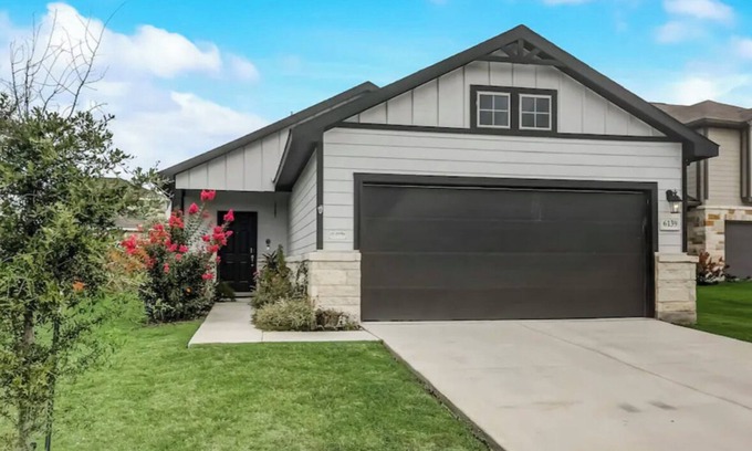 Wetmore Casa | NEW! Texy-Mexy Bungalow: Spacious 3-Bedroom House w/ Full Access & Pets Welcome!