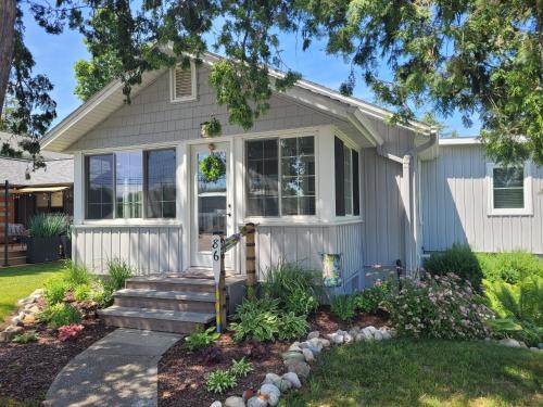Beulah Casa | New! The Lily Pad On Benzie Blvd - Super Cute!