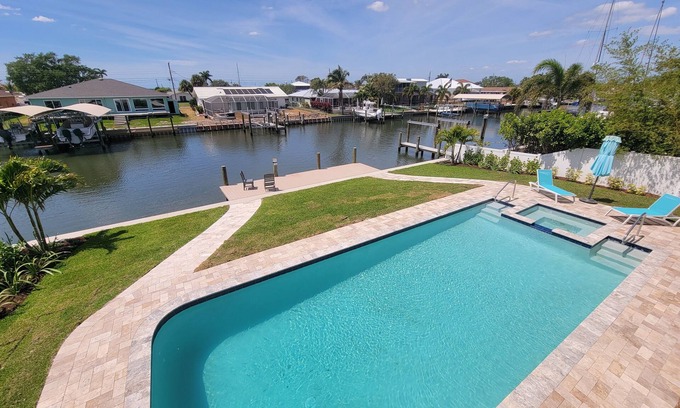 Bay Colony Casa | NEW! The Pearl in Palmetto Waterfront with a Pool and Dock