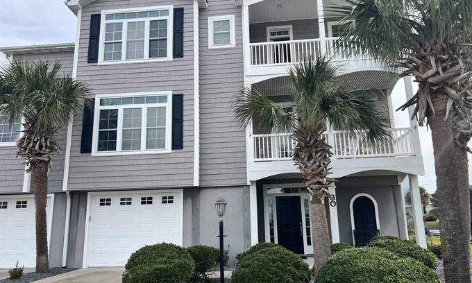 Ocean Isle Beach Casa | New this Season. Canal home, 5 min to direct Beach access. Wonderful street!