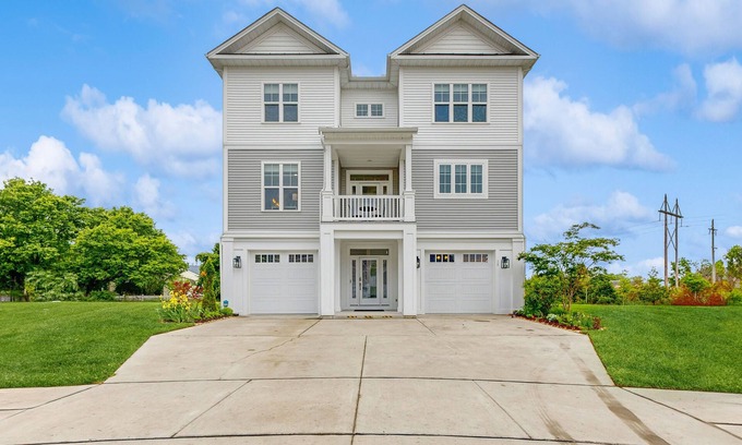 Frankford Casa | New, Tidal Walk Home w/ High-Speed WiFi, Washer/Dryer, w/Shared Outdoor Pool