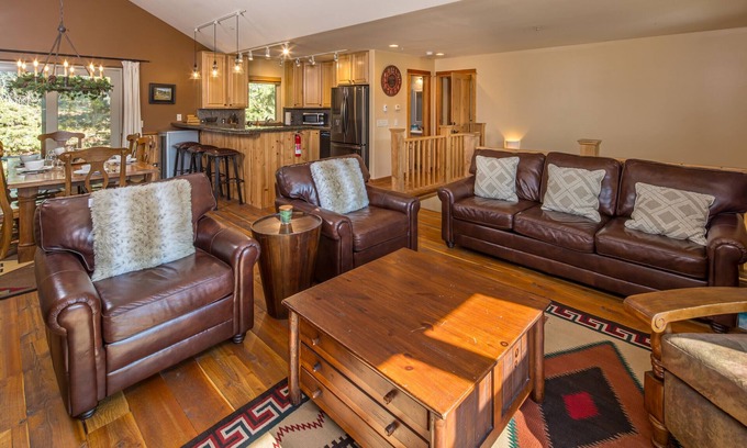 Big Sky Chalet De Esquí | New to Market! Big Sky Town Center Home