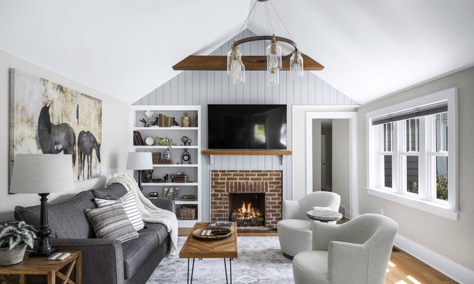 Skaneateles Casa | New to Rental market-3 Bed/2.5 Bath-Pet Friendly!