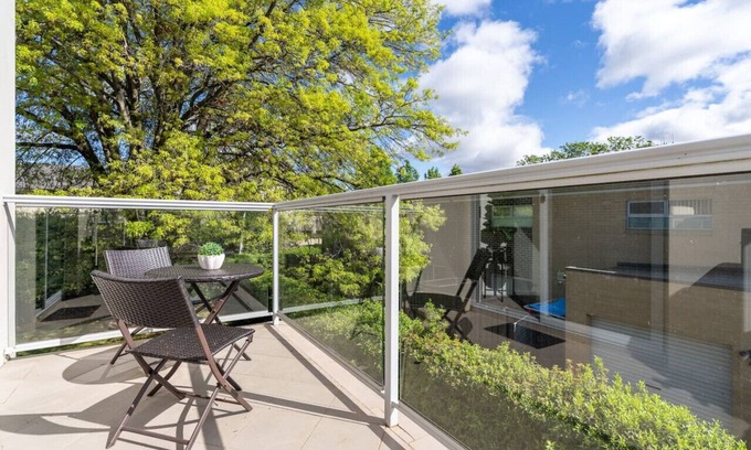 Braddon Apartamento | New to VRBO: 3BR Modern Apt | Prime Location 7 Mins to CBD!