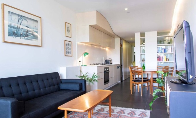 City West Apartamento | New to VRBO: City apartment with Mountain views - NISHI