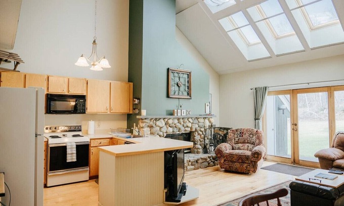 Plymouth Apartamento | NEW! Townhouse - Tenney Mountain Resort