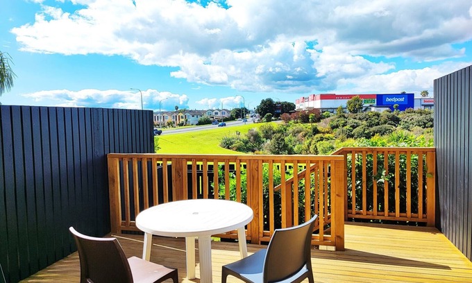 Auckland Apartamento | New Townhouse with VIEW - Walking to Botany Center
