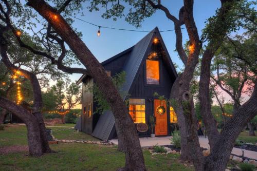 Wimberley Casa | NEW Treehouse at Link Lane 2 Acres w Hot Tub