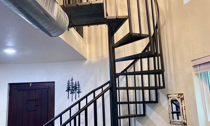 Canton Apartamento | NEW Unforgettable, Hidden Gem~The Cedar Silo! Near Canton, Tx,