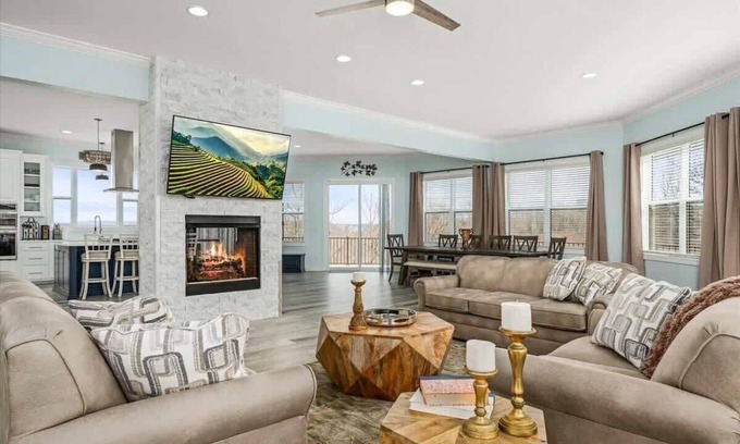 Smithville Casa | New build - Upscale home w/ Center Hill Lake Views! Perfect for families and groups. Deck & Games.
