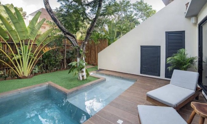 La Veleta Villa | New Villa 4BDR private pool & jacuzzi TULUM Veleta! 10min Beach access Sleeps 12