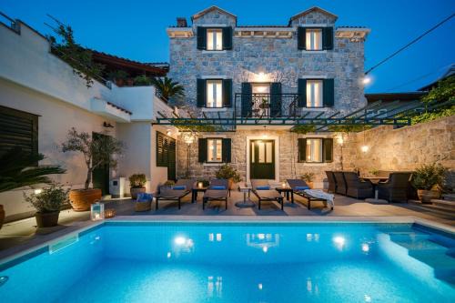 Makarska Old Town Villa | NEW Villa Filipetti in Makarska center, 4 en-suite bedrooms charming stone house, heated private pool, 600m from beach