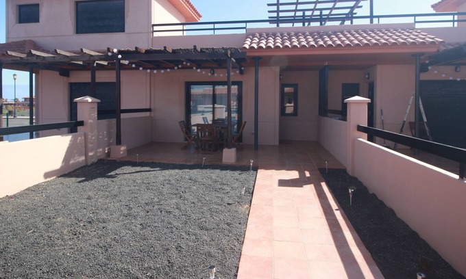 La Oliva Casa | new villa, independent, adjacent to the swimming pool and tennis courts