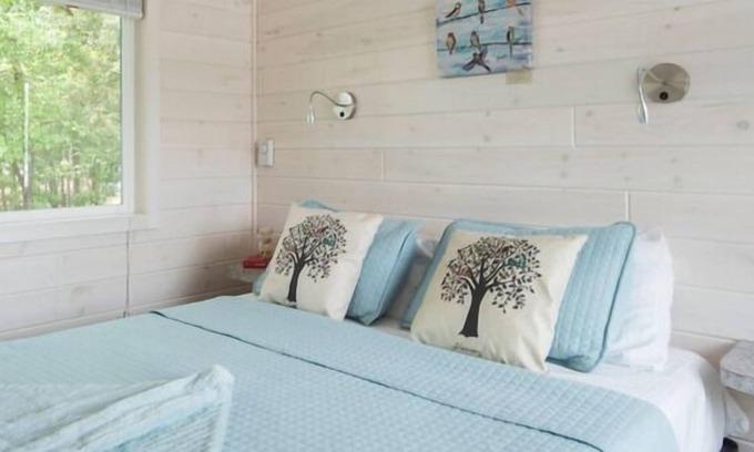 Steele Creek Casa | New Waterfront Cabin On The Large Sundeck 1 Bedroom Cabin by Redawning