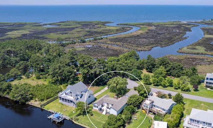 Kitty Hawk Casa | 🌟New Waterfront Listing🌟New Dock, Furnishings, Renovated, Fenced Yard, Dogs ✔️