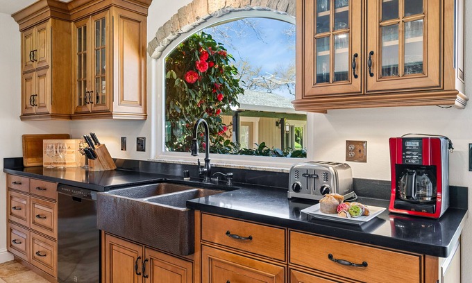 Santa Rosa Casa | New! Wine Country Family Oasis: Serene Vineyard Views, 3 units
