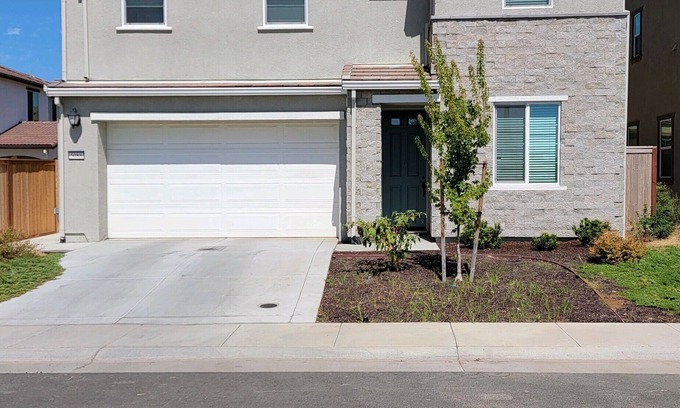 Roseville Casa | NewBuilt/Insurance Stay/ Pets/corp housing