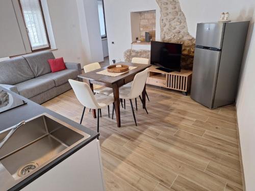 Castelnuovo del Garda Apartamento | Newcastle house
