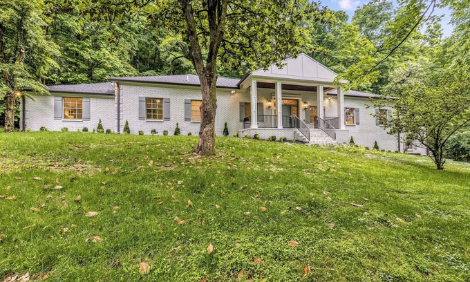 Forest Hills Casa | Newley remodeled ,Spacious Single story 5-bedroom home in brilliant Nashville