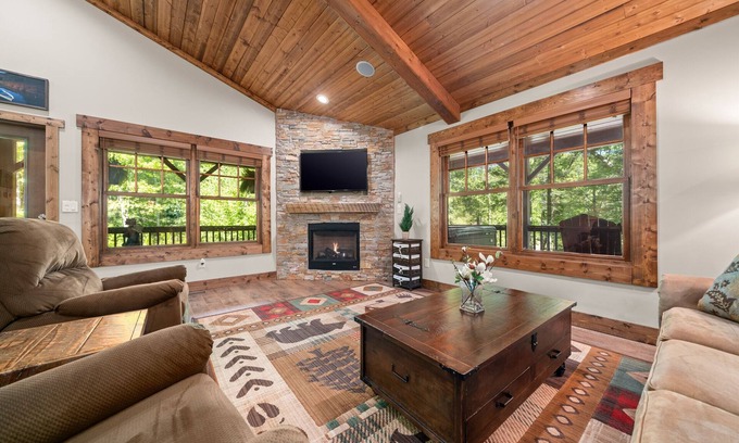 Skyland Cabina | Brand New LUXURY Cabin Resort ** ¡Con descuento ** - 8 millas hasta el centro de Asheville!