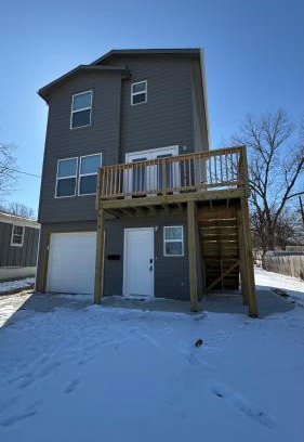Warrensburg Casa | Newly built 3 level home 2 minute drive to UCM