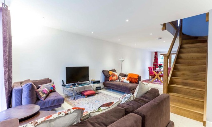Cambridge Casa | Newly built 3BR home minutes from Addenbrooke's