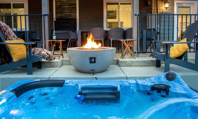 Alta Casa | Newly-built duplex in Sierra Mountains, hot tub