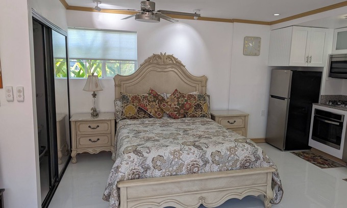 Southwood Riviera Apartamento | Newly built executive studio in Torrance near hospitals, mall, beach, parks, fwy
