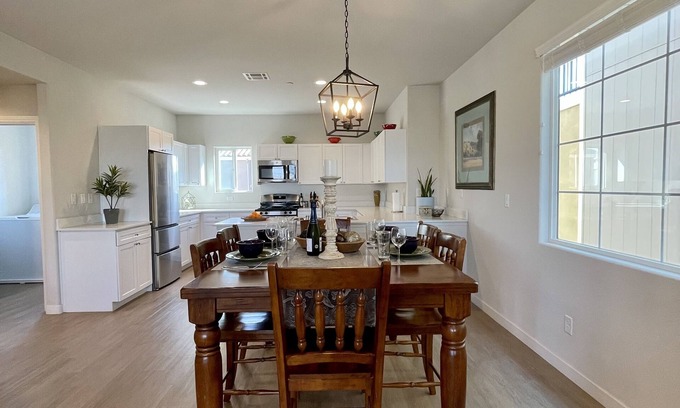 Santa Maria Casa | Newly Built Luxury Townhome - Tons of Natural Light