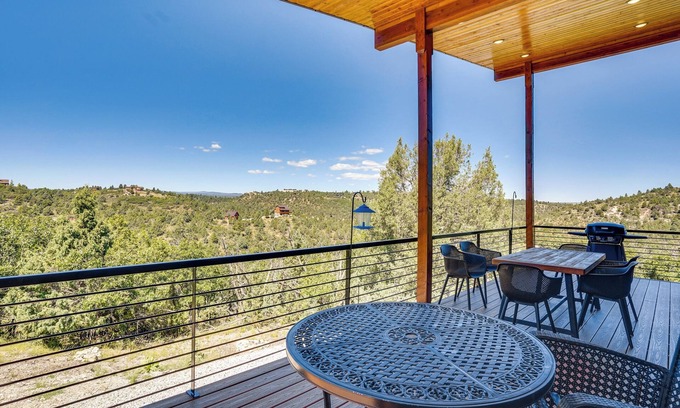 Mammoth Creek Cabina | Newly Built, Modern Alton Cabin on 4 Acres!