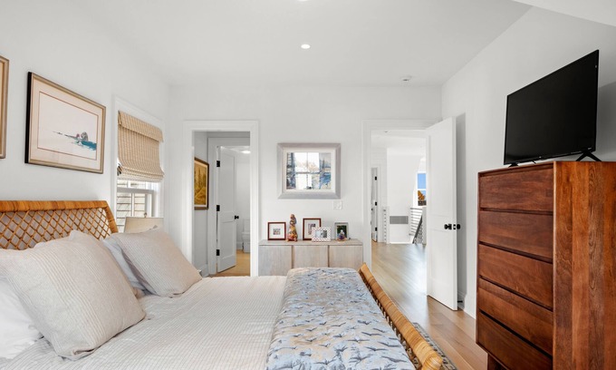Greenwich Casa | Newly built modern colonial! steps from downtown Greenwich.