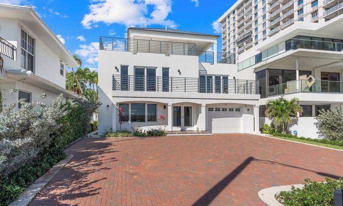Birch Park Finger Streets Casa | Newly Built Oceanfront Beach House in Fabulous Fort Lauderdale