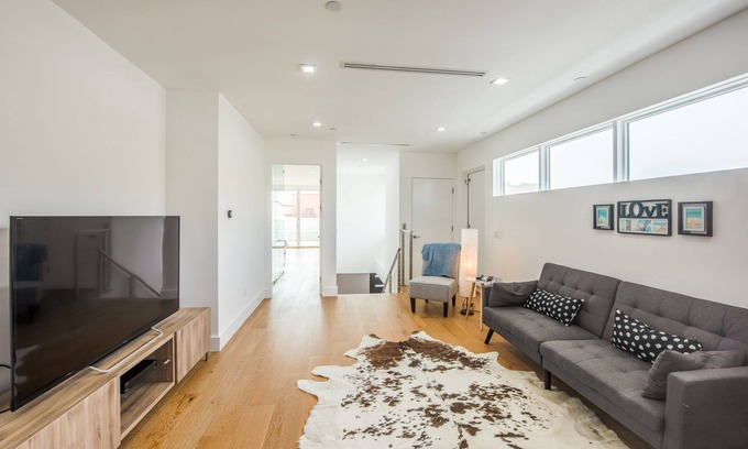 Hermosa Beach Casa | Newly built, PRIVATE beach house & dream getaway!