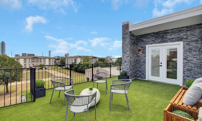 Houston Casa | Newly Constructed Winsome Village B - Galleria Area!