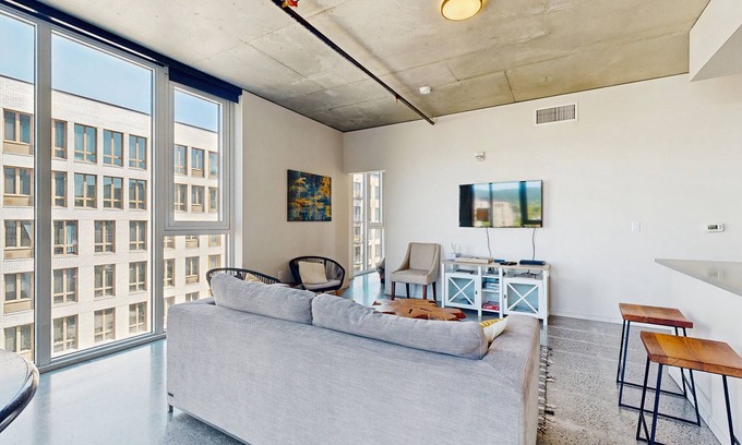 Uptown Condominio | Condominio de Nob Hill recién terminado con excelente accesibilidad y ubicación central