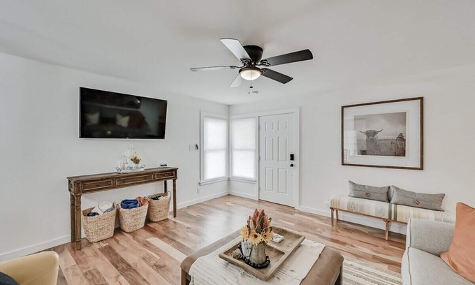 Fort Worth Casa | Newly Furnished Model Home.Gameroom. Close to TCU!