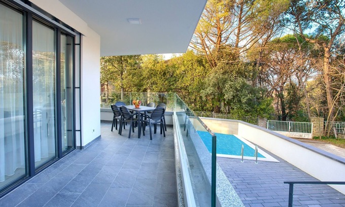Milcetici Apartamento | Newly furnished vacation apartment in Malinska with private pool