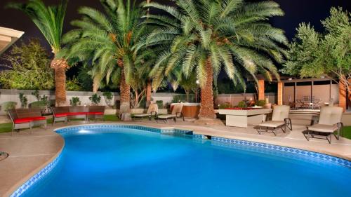 Shea North Estates Casa | Newly Listed Customized Beds 8 KINGs or 18 total