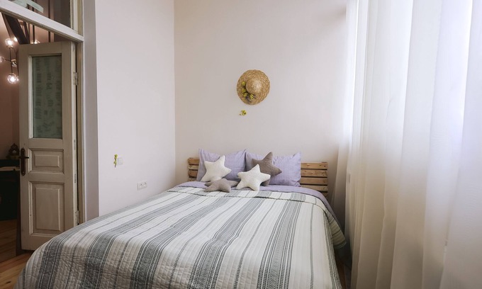 Gyumri Apartamento | Newly opened Art guest house located in the heart of Gyumri town.