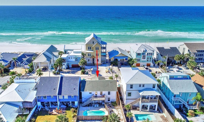Holiday Beach Casa | Newly Purchased 6 Bedroom 4 Bath Beach House with private Pool!