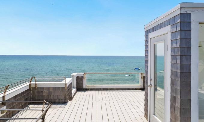Commercial Street Casa | Newly Refreshed and Furnished Modern Beachfront Home in the East End - Sleeps 6!