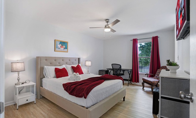 Clarksville Casa | Play&Stay-Workspace-Games